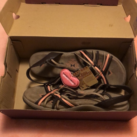 Never been worn!  Skechers Sandals- Very Comfy - Picture 2 of 7